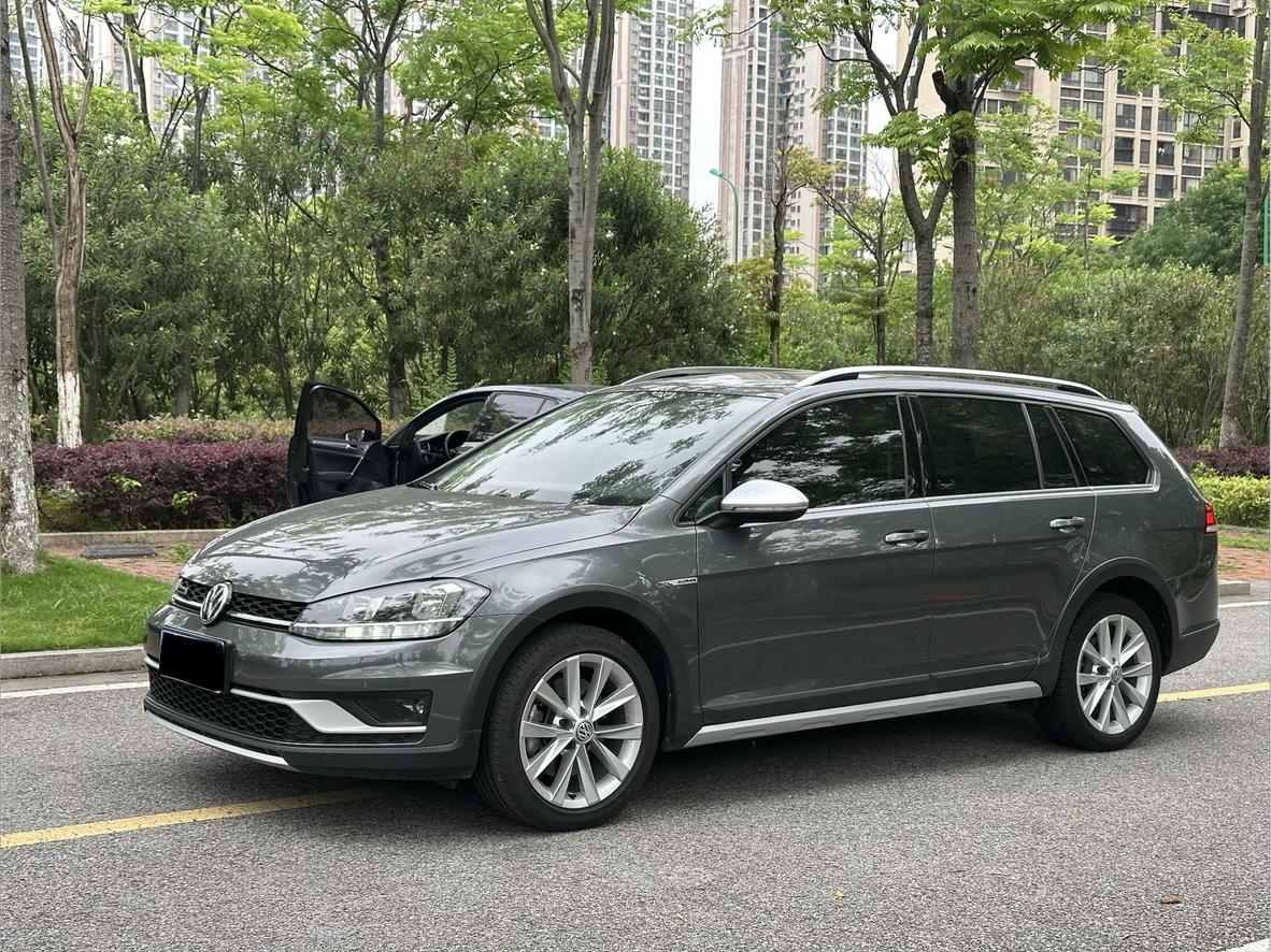 Volkswagen Golf 1.8TSI Wagon 2020